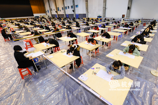 中国美术学院本科招生考试开考 首日迎来15000多名考生