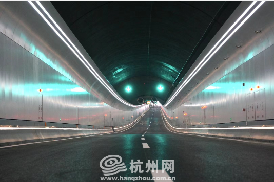 8月28日上午10点,连通钱江新城,奥体博览城和钱江世纪城的博奥隧道