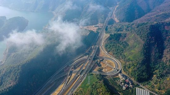 公路建设典型示范工程——千黄高速淳安段(溧阳至宁德国家高速公路