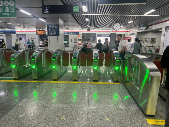 杭州地铁“顶流”龙翔桥站升级完成 新增10个双向闸机通道