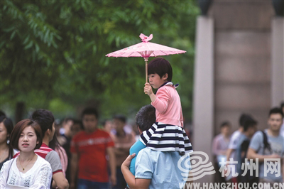 本周日到下周二高考期间 气温不高但天天有阵雨